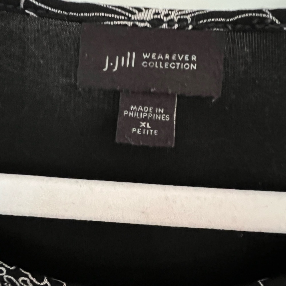 J Jill black and white floral top, XL - Picture 2 of 9